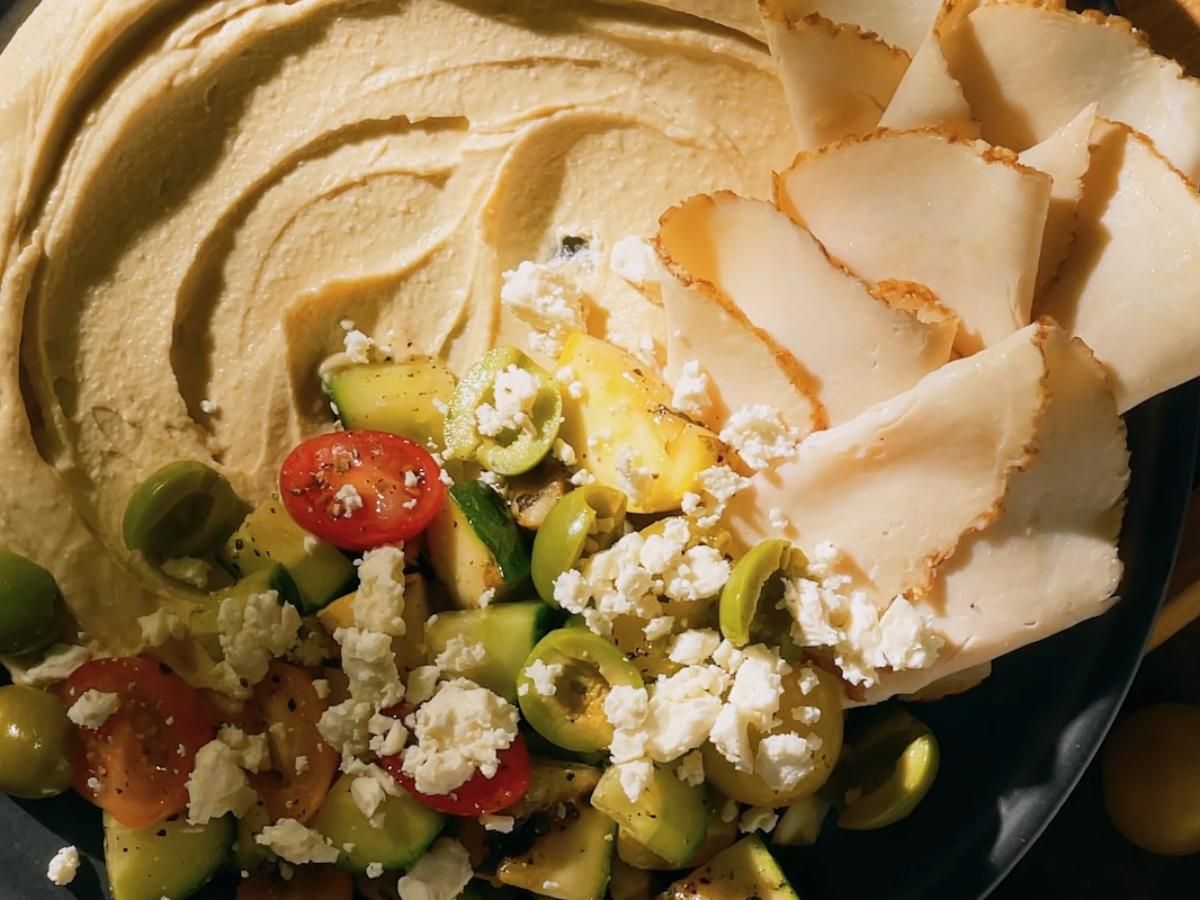 Golden Classic® Chicken Hummus Bowl