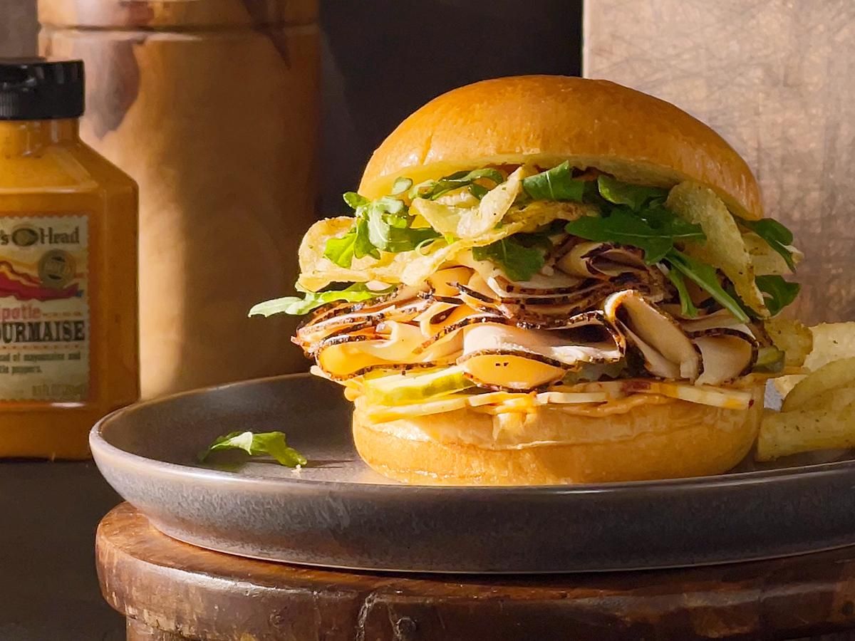 El superintenso sándwich FireSmith® Flame Grilled Chicken
