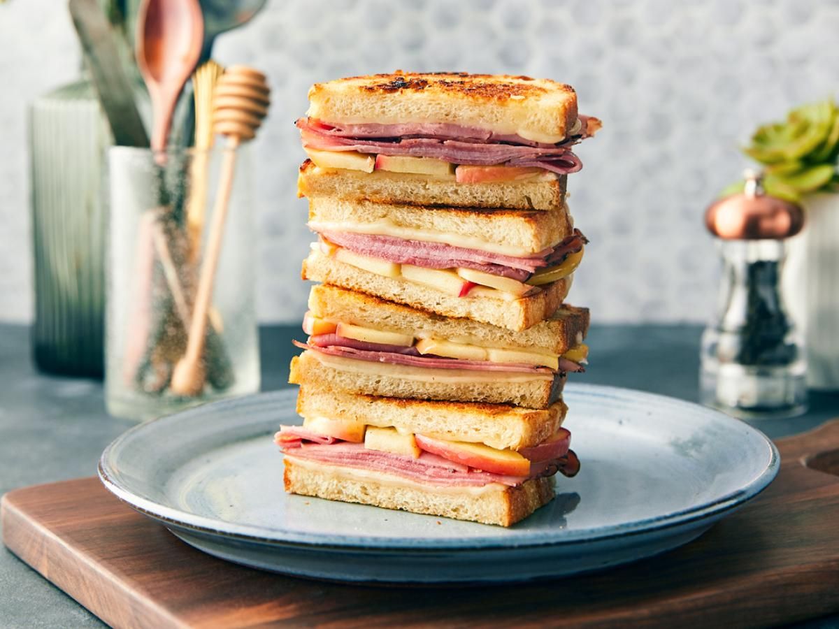 Roasted Apple, Ham & Gruyere Sandwich