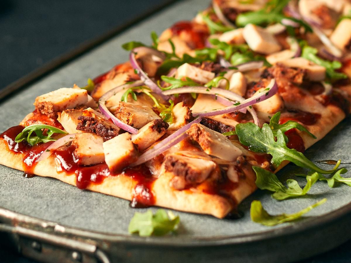Sweet B's® Honey Barbeque Glazed Chicken Flatbread | Boar's Head
