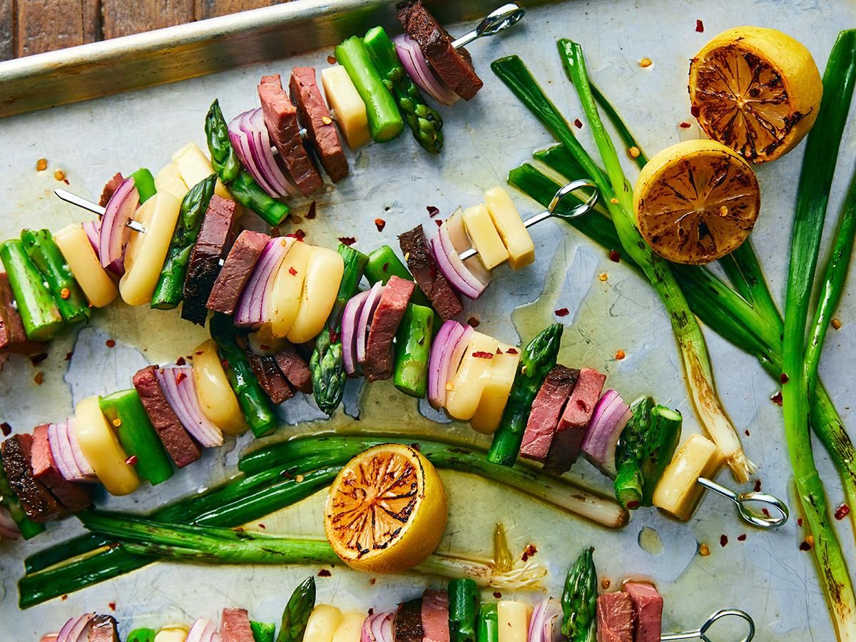 London Broil &amp; Asparagus Kebabs | Boar's Head