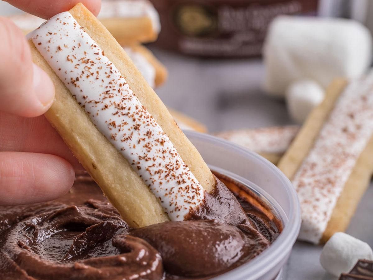 Dark Chocolate Dessert Hummus with Cinnamon Marshmallow Iced | Boar's Head
